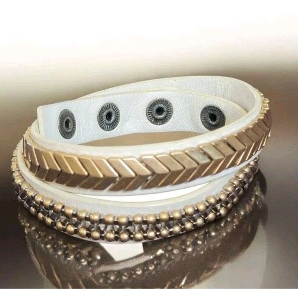 Stella and Dot cuff bracelet Cream Leather Double Wrap Stud Bead Design 15 Inch